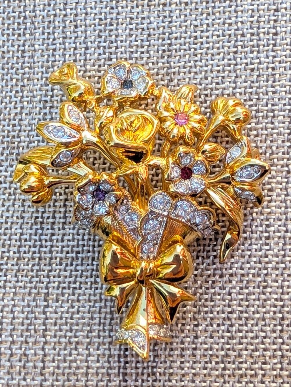 Vintage Gold Tone Floral Bouquet Brooch Rhinestone Flower Basket Pin